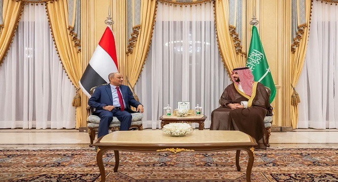 وزير الدفاع السعودى يبحث مع رئيس الوزراء اليمنى مستجدات الأوضاع بالمنطقة