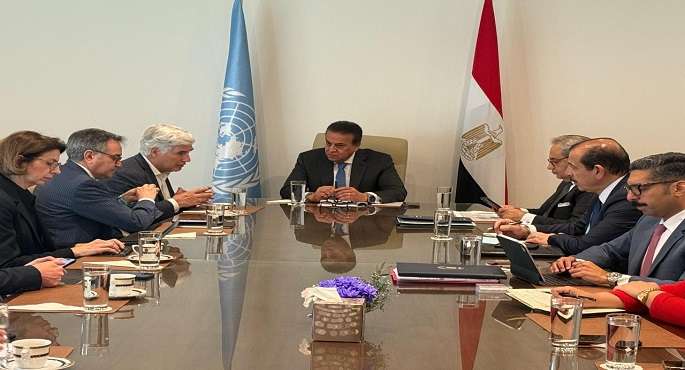 وزير الصحة يناقش آخر مستجدات ملفات التعاون المشترك مع ممثلى البنك الدولى