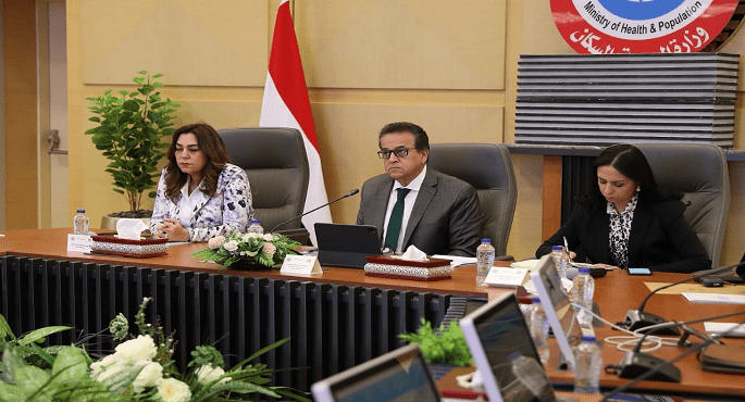 بالصور .. وزير الصحة يؤكد على الدور المحورى للتنمية البشرية فى تحقيق رؤية مصر 2030