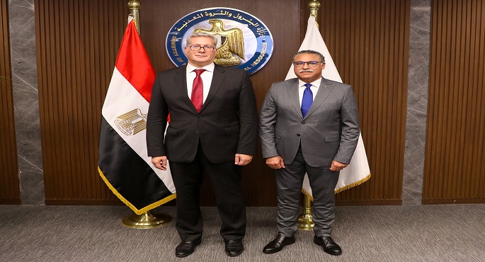 بالصور..وزير البترول: تصنيع الفوسفات محليا بدلاً من تصديره خاما لتعظيم القيمة المضافة