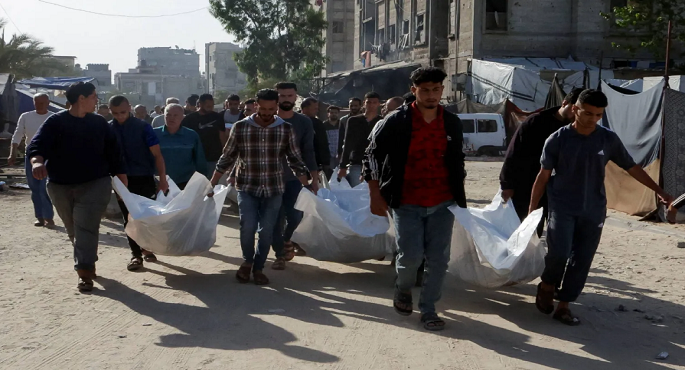 استشهاد 17 فلسطينيًا جراء القصف الإسرائيلى على مناطق متفرقة فى غزة