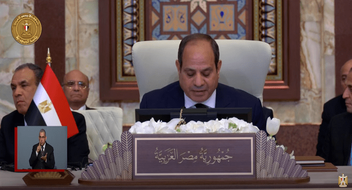 السيسى للقمة العربية : مصر تواصل جهودها مع الوسطاء لوقف إطلاق النار فى غزة