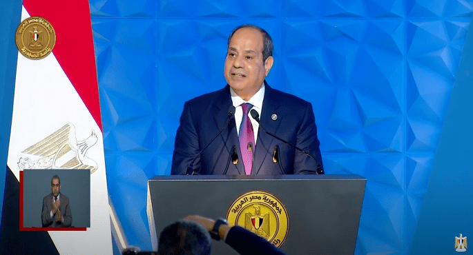 بالفيديو.. الرئيس السيسى يعلن خلال كلمته فى احتفالية عيد العمال التوقيع على إصدار قانون العمل الجديد