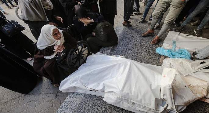 استشهاد 23 مواطنا وإصابة آخرين فى مجزرة جديدة بمخيم البريج ومدينة خان يونس
