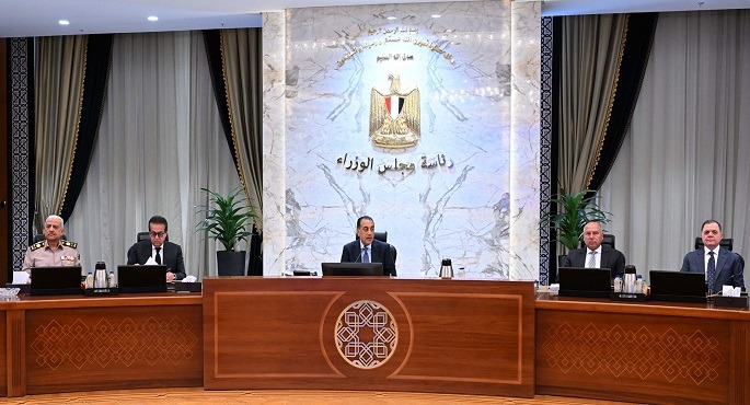 خلال اجتماع الحكومة اليوم .. مدبولى: جولات تفقد المنطقة الاقتصادية لقناة السويس تدعم توجه الدولة نحو توطين الصناعات وفتح آفاق للتصدي