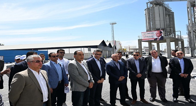 بالصور.. رئيس الوزراء يشهد افتتاح محطة الصب الجاف “أقماح” بميناء غرب بورسعيد