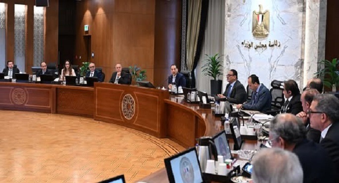 بالصور.. رئيس الوزراء يجتمع مع أعضاء اللجنة الاستشارية لتنمية الصادرات