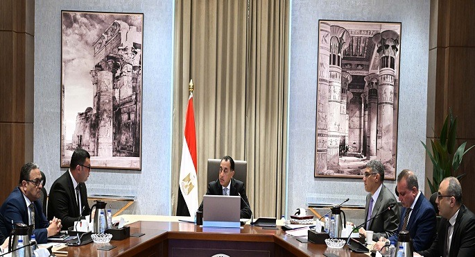 رئيس الوزراء يتابع الموقف التنفيذى لتطوير أرض مطار إمبابة ومنطقة عزيز عزت
