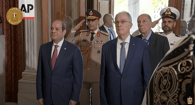 الرئيس السيسى يصل إلى العاصمة اليونانية أثينا فى زيارة رسمية إلى جمهورية اليونان