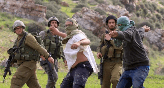 مستوطنون يهاجمون فلسطينيين جنوب الخليل