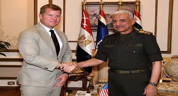 بالصور.. وزير الدفاع والإنتاج الحربى يلتقى عضو لجنة الخدمات المسلحة بمجلس الشيوخ الأمريكى
