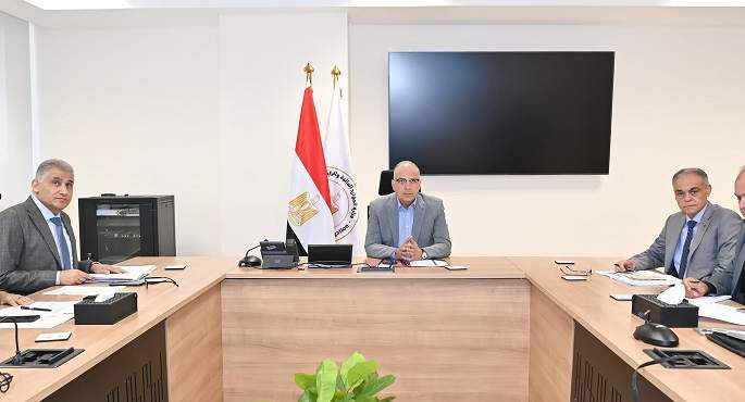 بالصور.. وزير الرى يتابع حالة المنظومة المائية بمحافظتى بنى سويف والمنيا خلال فترة أقصى الاحتياجات المائية