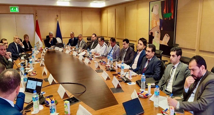 وزير السياحة ينافش المنظومة الجديدة للحصول على التأشيرة الاضطرارية عند منافذ الوصول الجوية المصرية