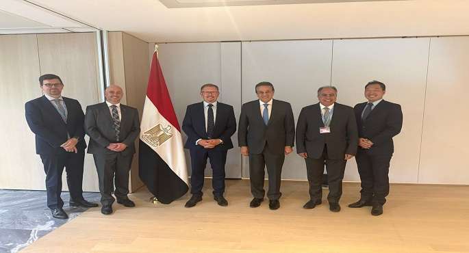 وزير الصحة يبحث مع “جنرال إلكتريك” للرعاية الصحية تعزيز التعاون في التصنيع المحلي ونقل التكنولوجيا