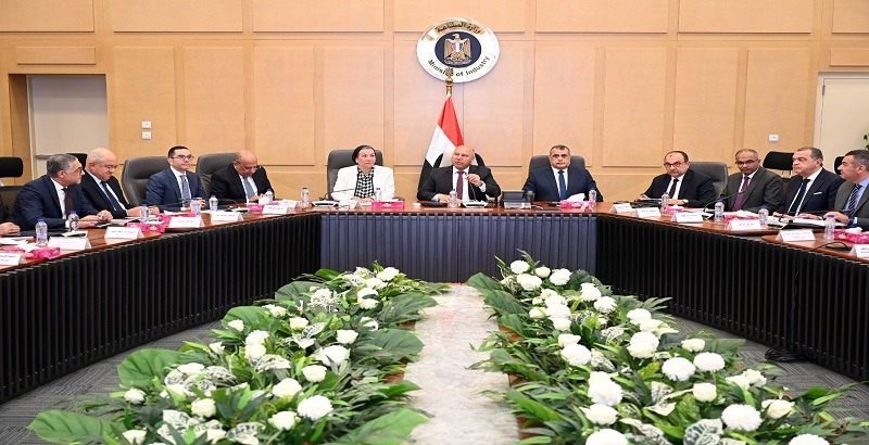 بالصور..وزير الصناعة والنقل يترأس الاجتماع الثالث والعشرين للمجموعة الوزارية للتنمية الصناعية