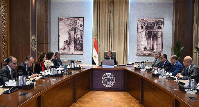 مدبولى يتابع الموقف التنفيذى للتشغيل التجريبى لمشروع تطوير منظومة زيارة أهرامات الجيزة
