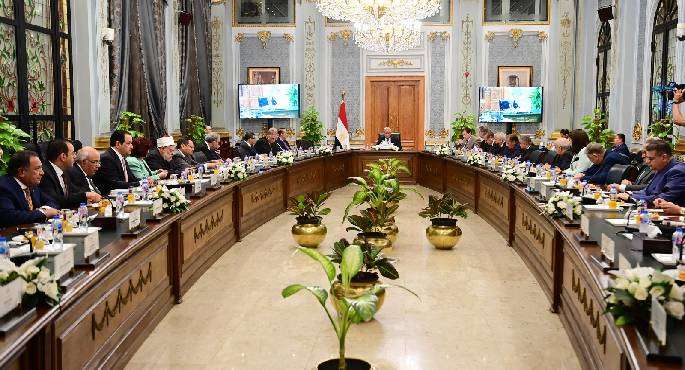 رئيس مجلس النواب يستعرض نشاط الفصل التشريعى الحالى