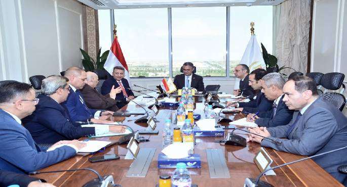 وزير التموين يعقد اجتماعًا مع رئيس الشعبة العامة للمخابز لمتابعة انتظام عمل منظومة الخبز البلدى المدعم