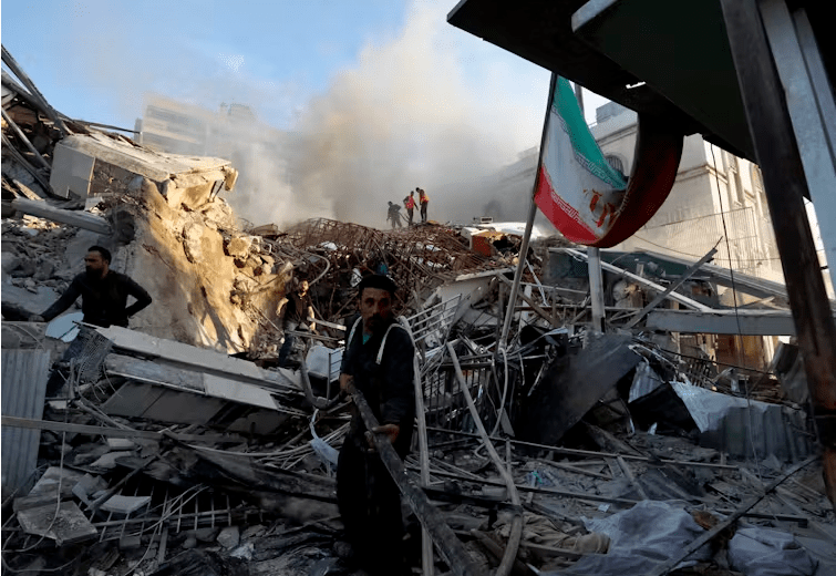 الجارديان : الهجوم الإسرائيلى على إيران يضع الشرق الأوسط على منزلق الفوضى