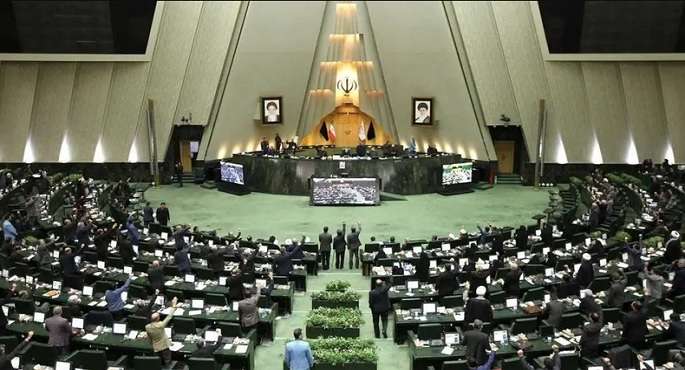 البرلمان الإيرانى: التفاهم مع الوكالة الدولية رهن بعدم تفعيل آلية الزناد