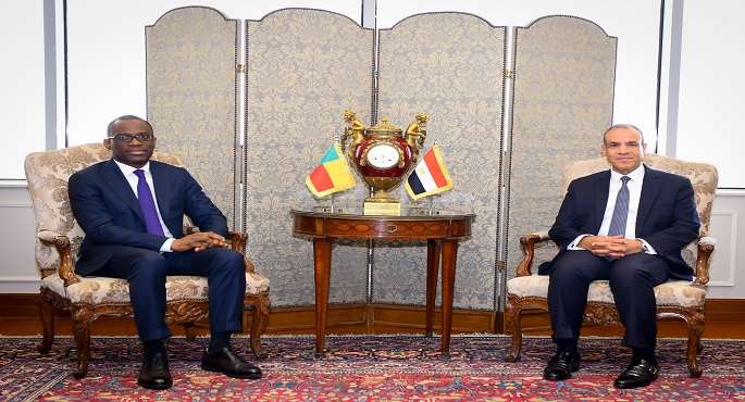 عبد العاطى يؤكد لوزير خارجية بنين اهتمام مصر بتحقيق الأمن والاستقرار بمنطقة الساحل وغرب إفريقيا