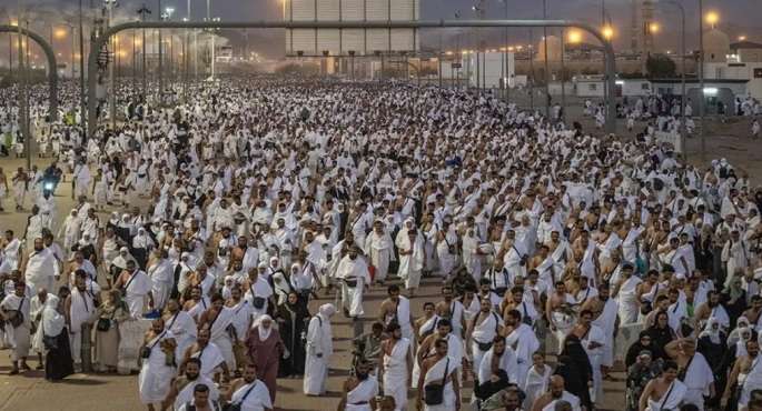 ضيوف الرحمن ينفرون من مشعر عرفات إلى مشعر المزدلفة