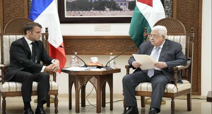 عباس لماكرون: نؤيد نزع سلاح حماس وعدم مشاركتها فى حكم غزة