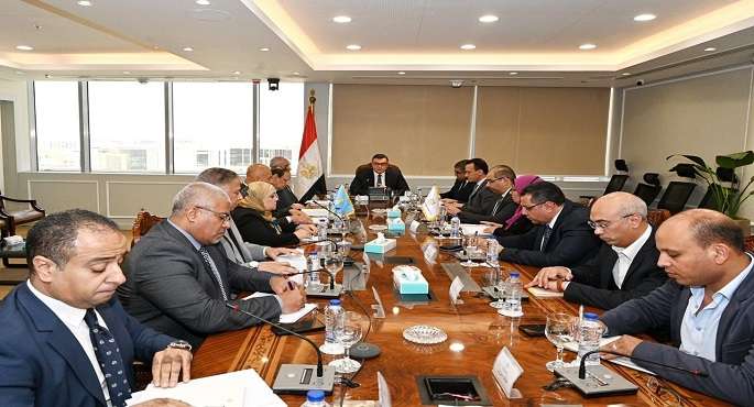 وزير الإسكان يوجه بوضع آلية للتعامل مع شركات التسويق العقارى فى ظل وحدة تنظيم السوق العقارى