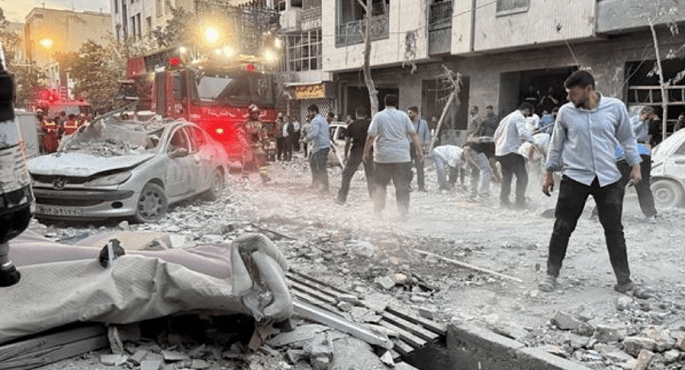 الصحة الإيرانية: 430 قتيلًا و3500 جريح سقطوا منذ بدء الضربات الإسرائيلية