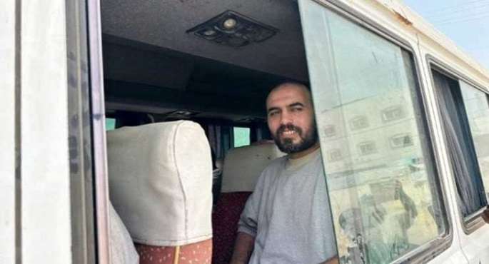 إسرائيل تفرج عن 12 أسيرا فلسطينيا من غزة بعد شهور من التعذيب والتجويع