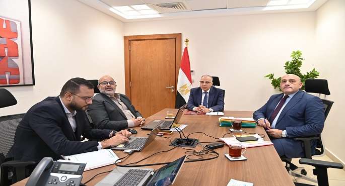 وزير الرى يتابع أعمال حماية الشواطئ بسواحل مصر الشمالية