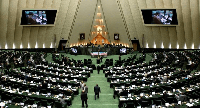البرلمان الإيرانى يطلق خطة طوارئ للانسحاب الكامل من معاهدة حظر الانتشار النووى