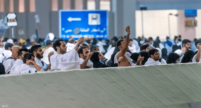 حجاج بعثة القرعة يختتمون اليوم رمى الجمرات فى منى فى ثالث أيام التشريق