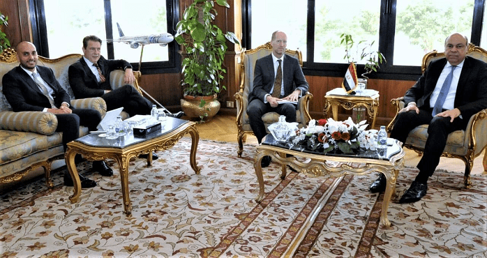 وزير الطيران المدنى يؤكد أهمية تعزيز الشراكات مع الكيانات التمويلية الكبرى