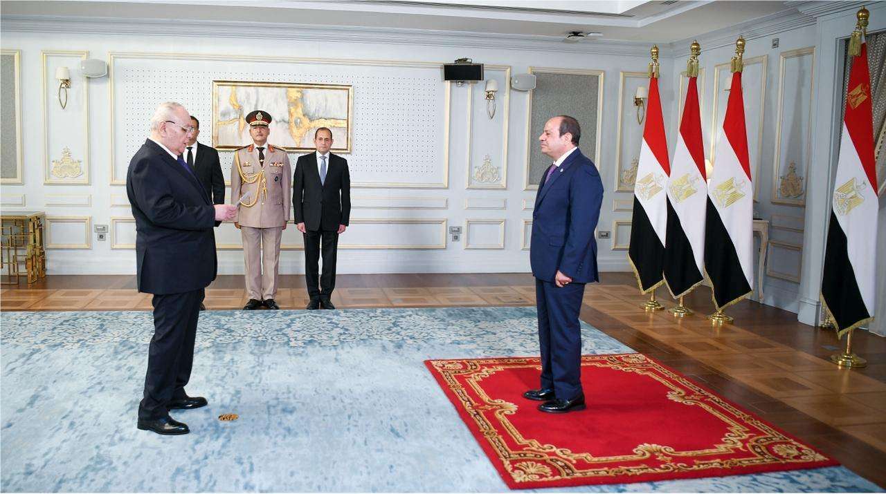 بالصور .. رؤساء الهيئات القضائية الجدد يؤدون اليمين القانونية أمام الرئيس السيسى