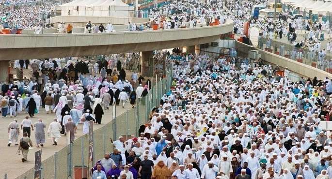 ضيوف الرحمن يواصلون التوافد على مشعر منى استعدادا للتوجه إلى عرفات