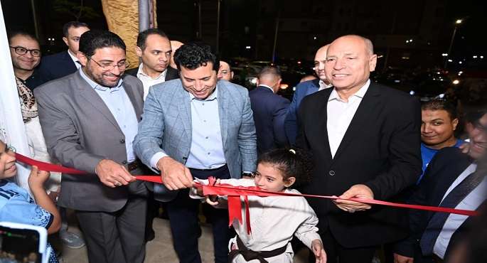 وزير الرياضة و محافظ القاهرة يفتتحان عددا من المجمعات الرياضية المتطورة