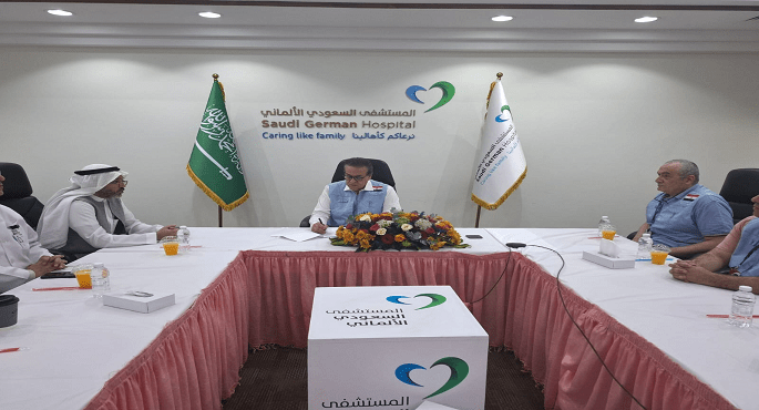 بالصور..وزير الصحة يعقد اجتماعا مع رئيس بعثة الحج الطبية فور وصوله الأراض المقدسة ويتفقد الحالة الصحية للحجاج المصريين
