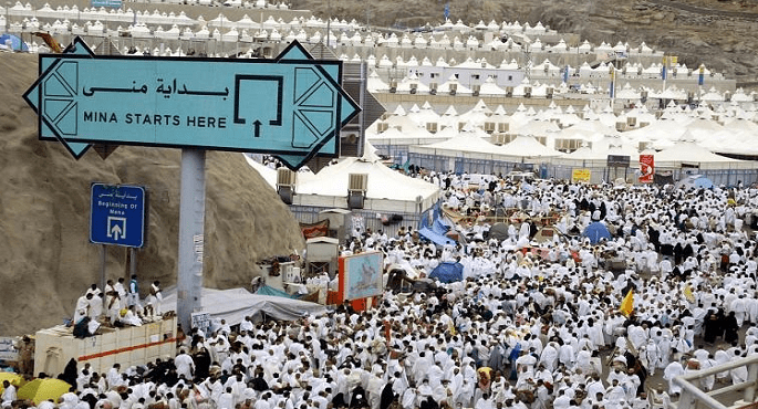 حجاج بيت الله الحرام يتوجهون إلى مشعر منى لقضاء يوم التروية قبل التصعيد إلى عرفات