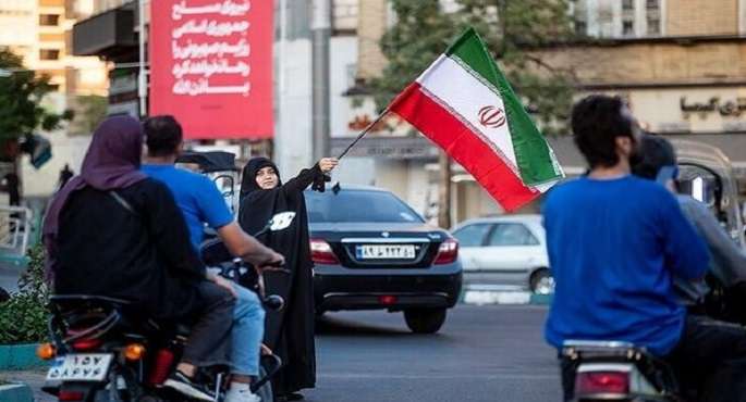 فاينانشيال تايمز: طهران تستعيد نشاطها وتعود للحياة بعد توقف الحرب