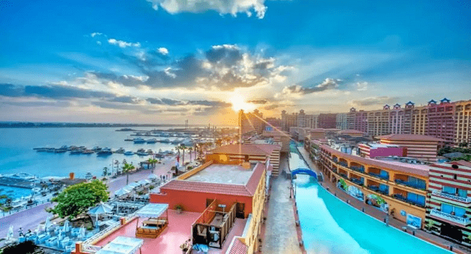 وزير الإسكان يوجه بسرعة تنفيذ مشروعات مارينا السياحية ورفع مستوى الخدمات