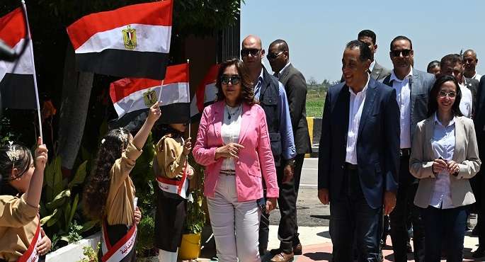 بالصور.. رئيس الوزراء يتفقد مدرسة رزق درويش الابتدائية بزاوية صقر في البحيرة