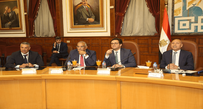 بالصور.. وزير الثقافة: العاصمة تستحق للعودة إلى موقعها الطبيعى مركزًا للإشعاع الثقافى والفنى