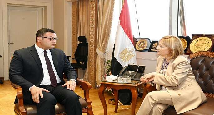 وزير الإسكان يشيد بالتعاون مع بنك الاستثمار الأوروبى فى مشروعات مياه الشرب والصرف الصحى