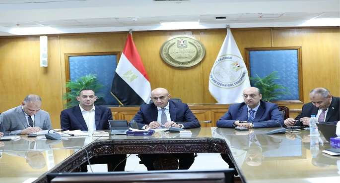 وزير التربية والتعليم يواصل متابعة غرفة عمليات امتحانات الثانوية العامة للعام الدراسى 2024/2025