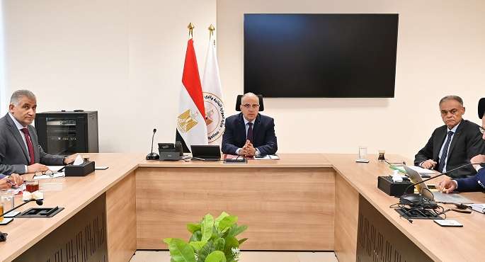 وزير الرى يوجه باستمرار أعمال الصيانة الجارية لمحطات الرفع بنطاق بنى سويف والمنيا