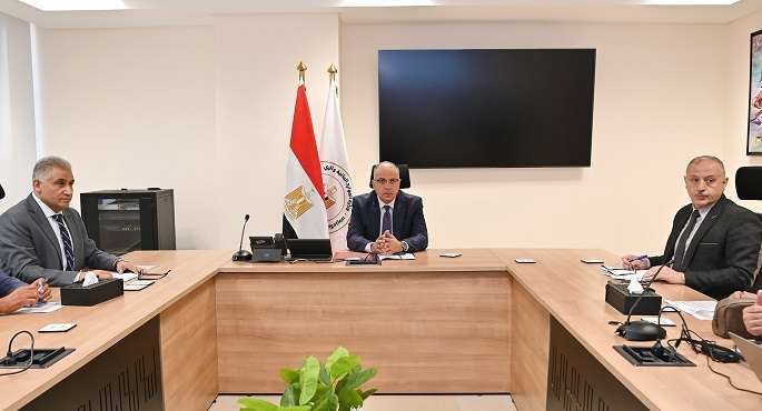 بالصور.. وزير الرى يتابع حالة المنظومة المائية بمحافظة الجيزة