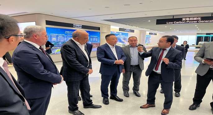 بالصور.. وزير الكهرباء يزور مجموعة شركات هواوى الصينية لبحث تعزيز التعاون والشراكة فى مجالات الطاقة المتجددة