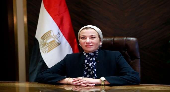 وزيرة البيئة تعلن تركيب أجهزة التتبع بالأقمار الصناعية على عدد من أسماك القرش بالبحر الأحمر