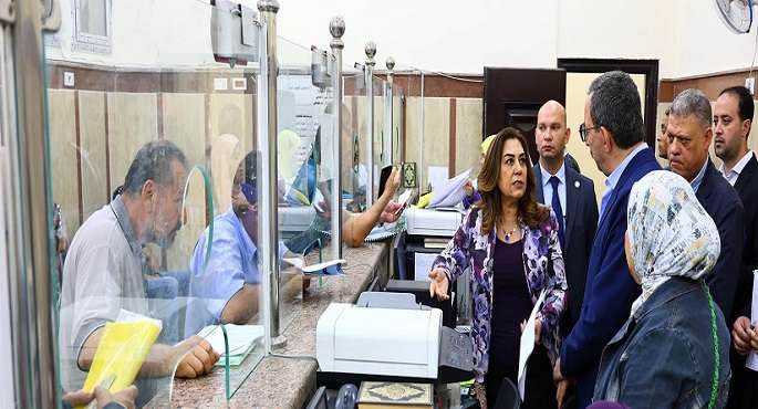 جولة مفاجئة لوزيرة التنمية المحلية على حى عابدين لمتابعة سير العمل بالمركز التكنولوجى